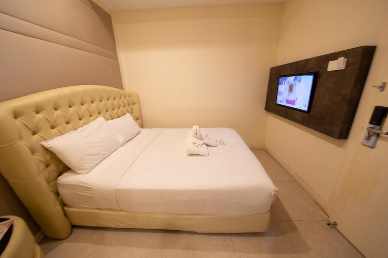 Ritzton Hotel Johor Bahru Exterior photo