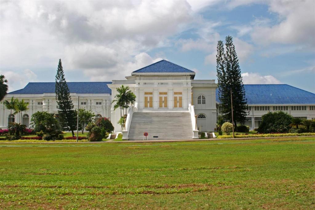 Ritzton Hotel Johor Bahru Exterior photo